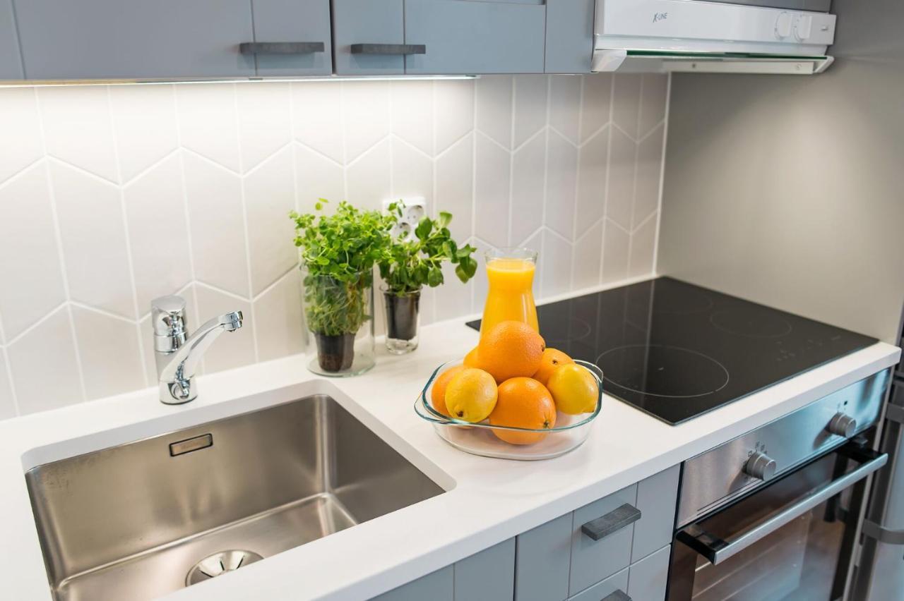 Forenom Serviced Apartments Helsinki Toeoeloe Exterior foto